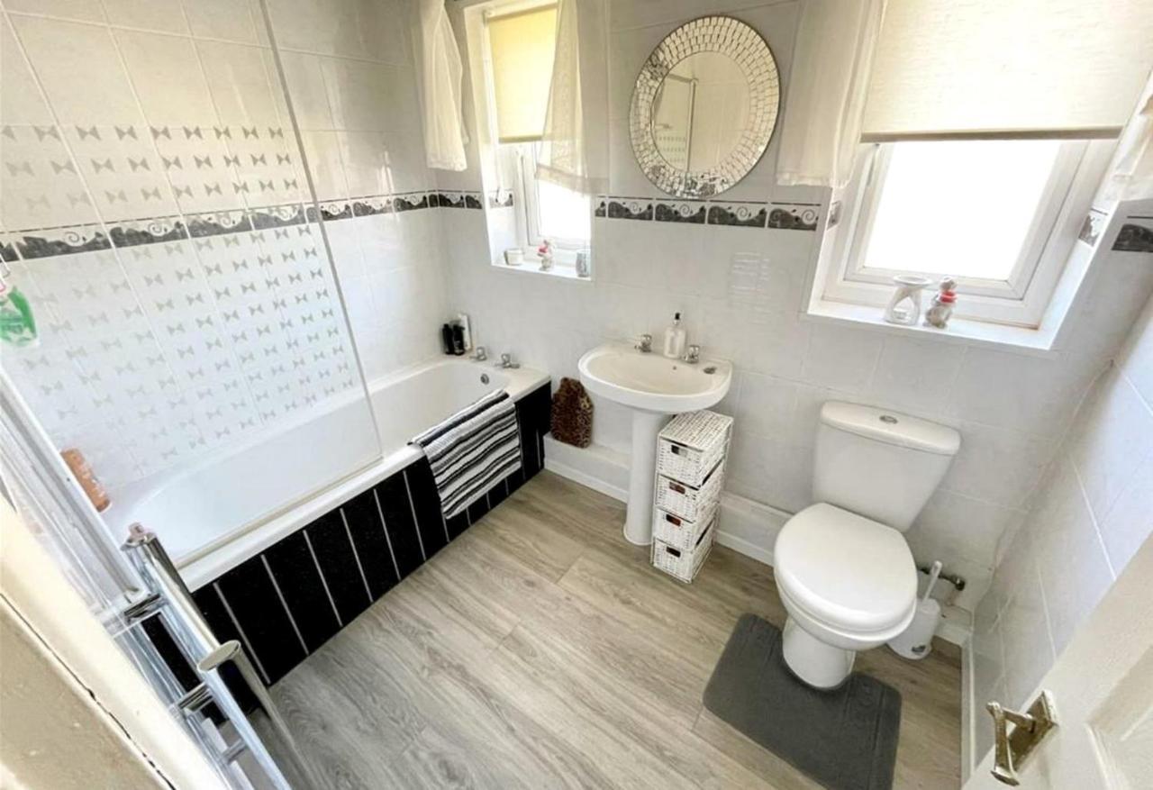 Lovely And Affordable House Closer To The Sea Hartlepool Eksteriør billede
